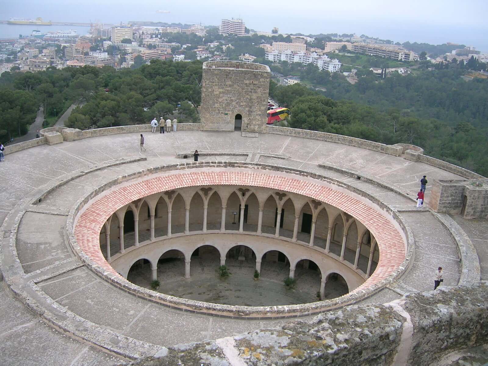 visita gratis castillo bellver en mallorca