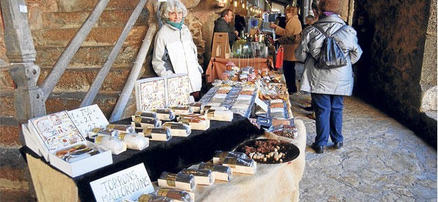 mercado de navidad en lluc