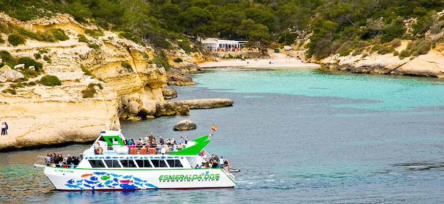 Boot mit Unterwassersicht bei Palma