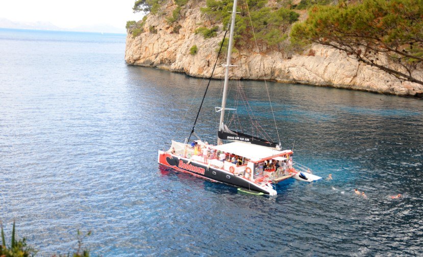 catamaran para celebrar bodas en mallorca