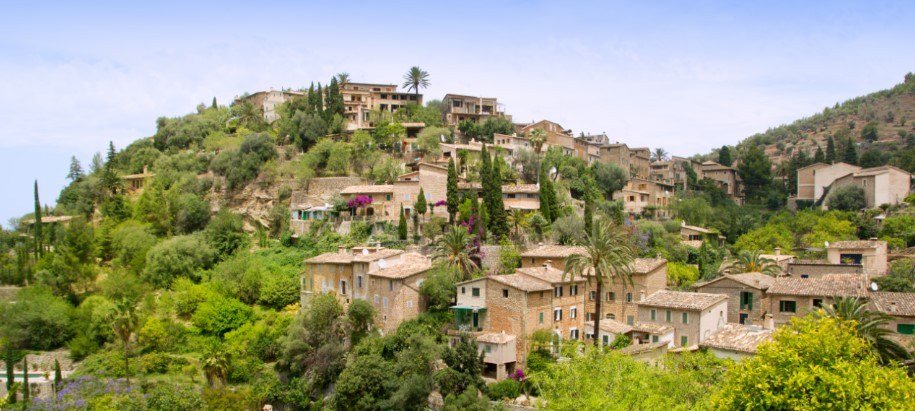 pueblos de mallorca Deia, ideal para no hacer turismo de playa