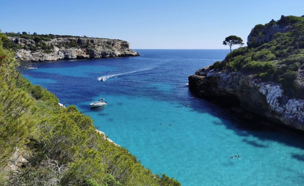 barco a Calo des Moro