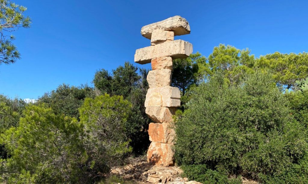 Skulptur in der Nähe von Es Pontas