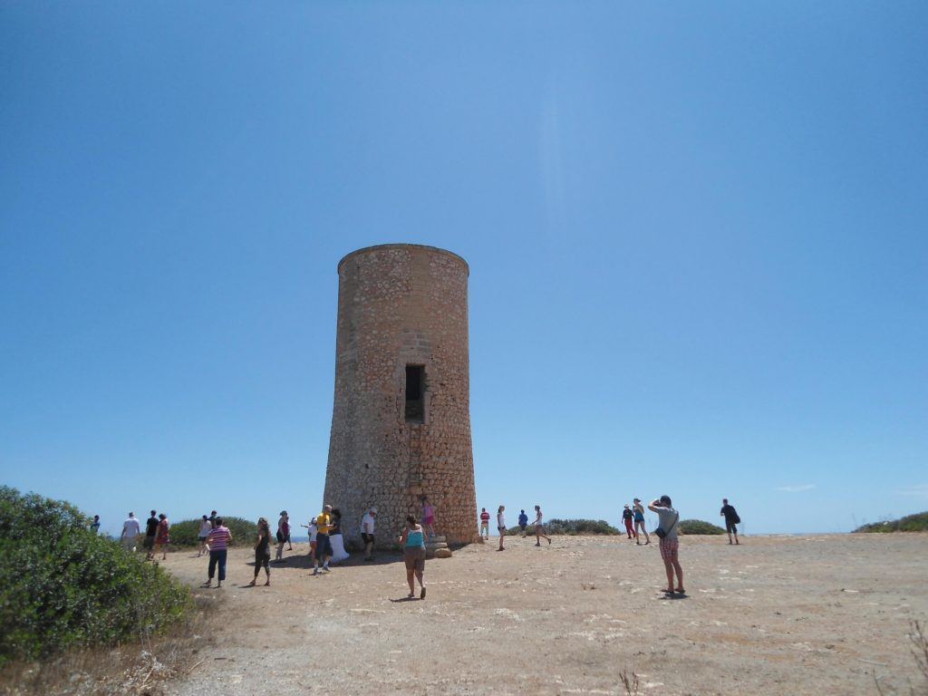 torre defensiva cerca de las cuevas del drach