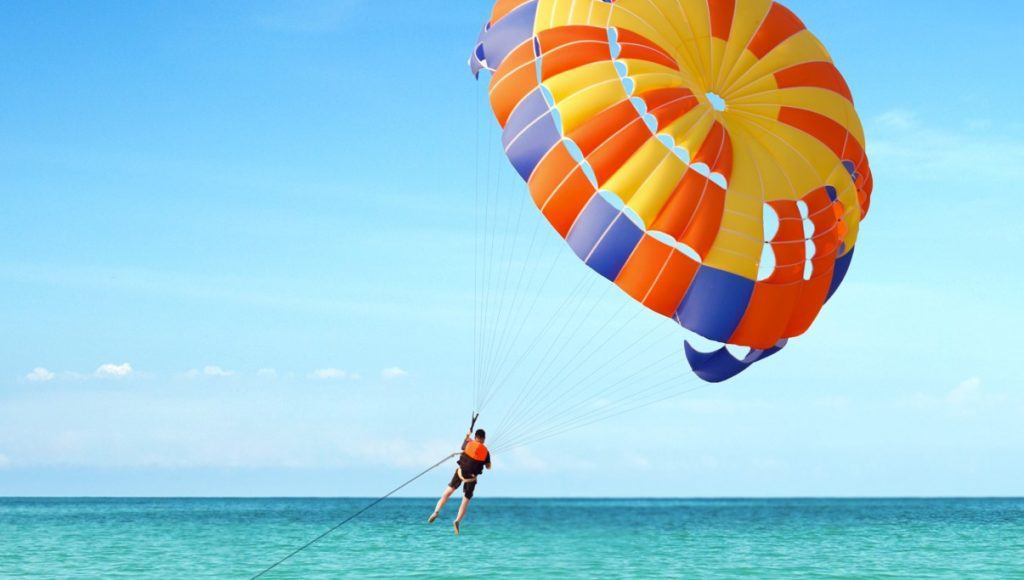 Parasail in Playa de Muro