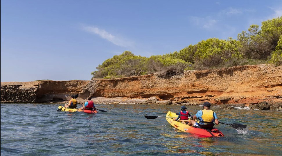 kayaking in alcanada