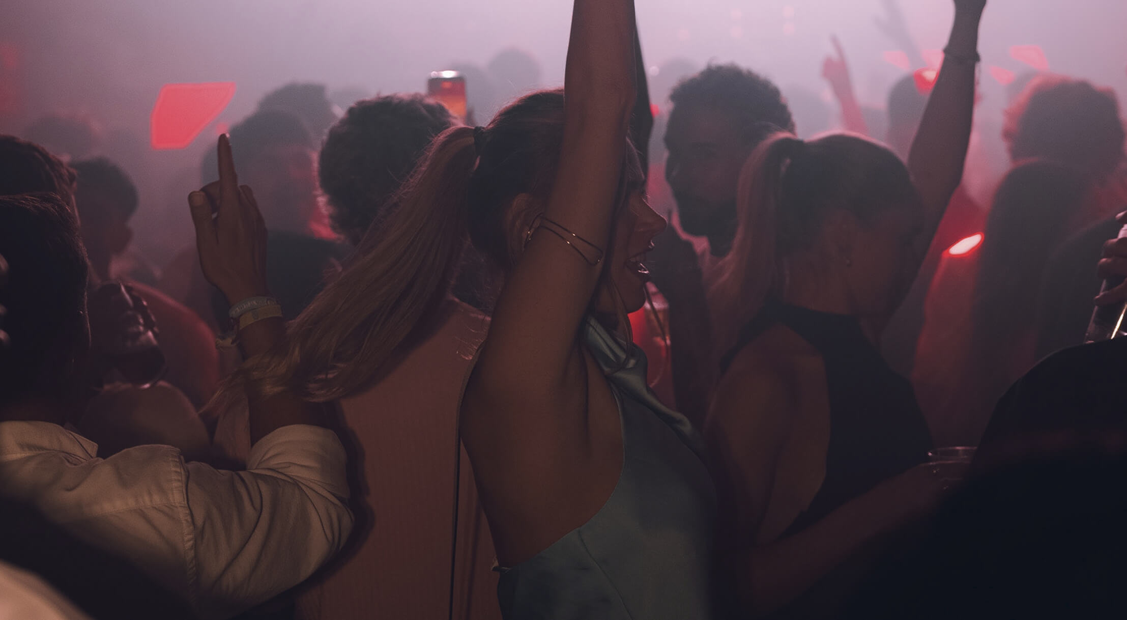 Banana Club in Cala Ratjada – beliebte Diskothek mit DJs und Partystimmung